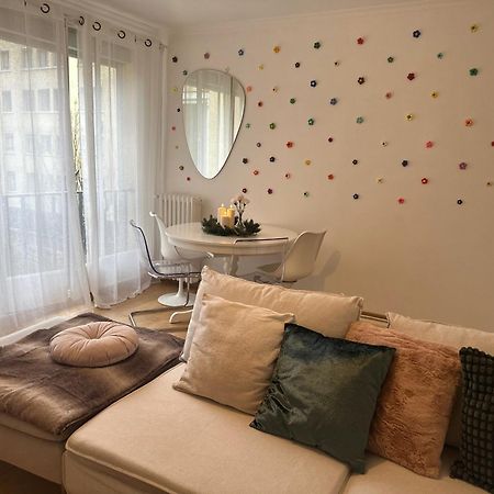 Cozy 3 Bedroom Apartment Dans Republique Paris Bagian luar foto